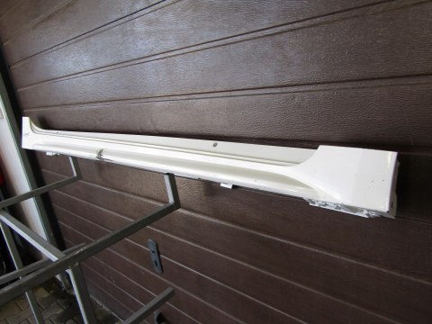 Listwa progowa prawa Toyota Corolla XII kombi E210
