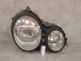 LAMPA PRZÓD MERCEDES E KLASA W210 LIFT KSENON RH PRAWA 99-