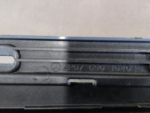 Listwa progowa prawa Mercedes E 207 AMG Cabrio 09-17