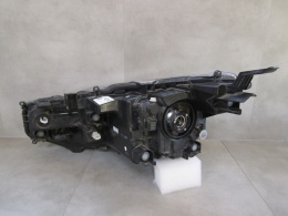Lampa przód Toyota Yaris Cross ZWYKŁA SOCZEWKA 17-22 RH PRAWA 0D-310