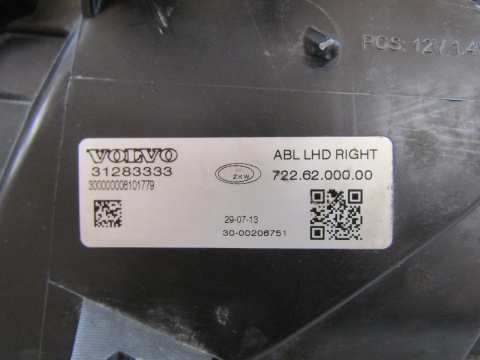 LAMPA PRZÓD VOLVO V 40 II KSENON 12-16 RH PRAWA 31283333