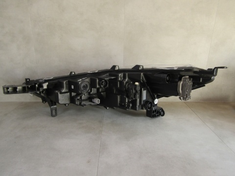 Lampa przód Toyota Corolla Cross FULL LED 20- RH PRAWA HASCO 16-184