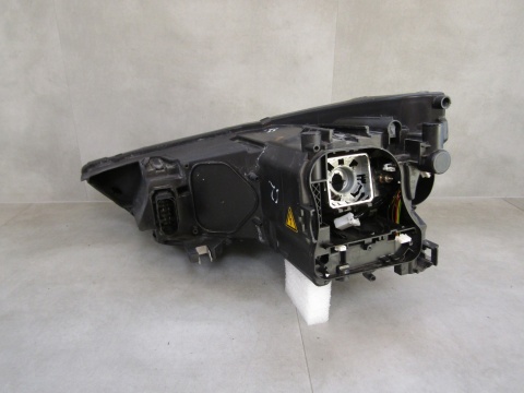LAMPA PRZÓD AUDI A1 KSENON 8X 10-14 PRAWA RH