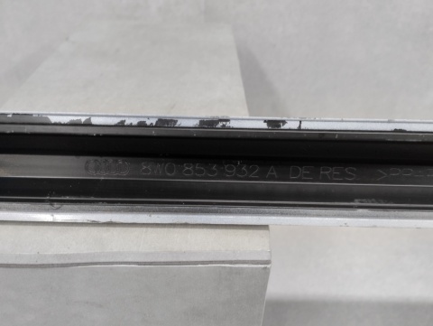 Listwa progowa prawa Audi A4 B9 8W0 S-Line 19- LIFT sedan kombi