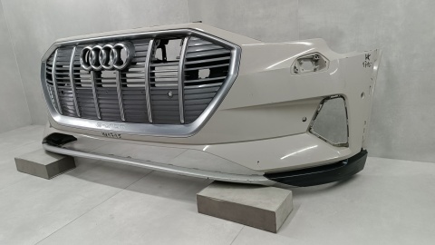 Zderzak przód przedni Audi E TRON Etron 4KE 18-22