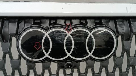 Zderzak przód przedni Audi Q3 83H 25-