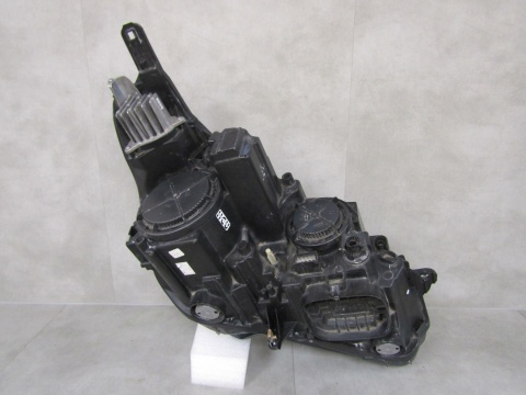 Lampa przód Opel Crossland X ZWYKŁA 17-20 LH LEWA 13467967