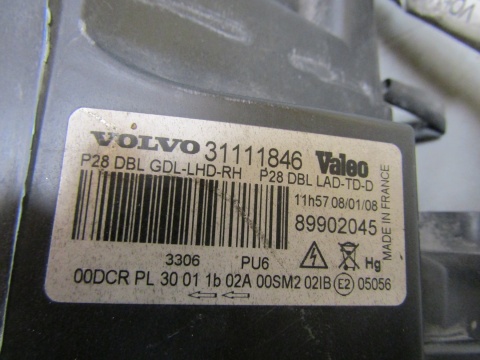 Lampa przód Volvo XC90 1 I LIFT KSENON SKRĘTNY 06-14 RH PRAWA 31111846