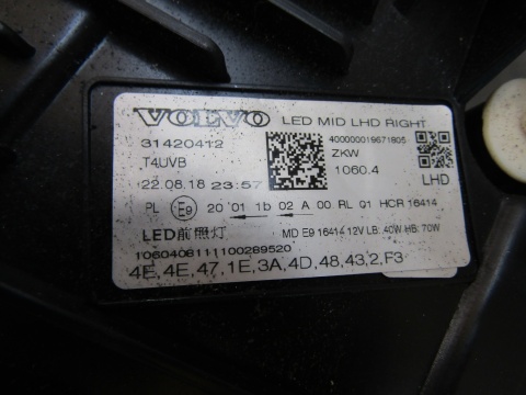 Lampa przód Volvo XC60 II MID LED 17-24 RH PRAWA 31420412