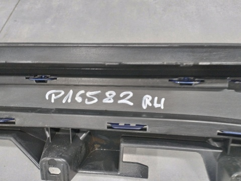 Listwa progowa prawa BMW i4 G26 M Pakiet 20- i-4 + mocowanie