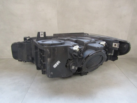 Lampa przód BMW 3 F30 F31 ZWYKŁA 11-15 RH PRAWA