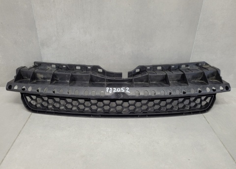 Grill atrapa kratka środkowa Toyota Urban Cruiser 08-14