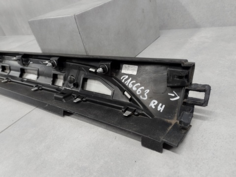 Listwa progowa prawa VW TAIGO 2G7 21-