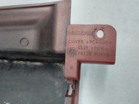 Narożnik listwa prawy prawa pod lampę NISSAN NOTE I 06-12