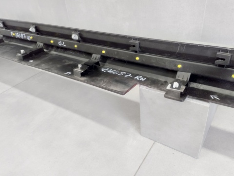 Listwa progowa prawa KIA EV6 EV-6 GT 21- 87754-CVDB0