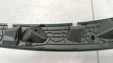 LISTWA LAMPY PRAWA RH PRZÓD NISSAN QASHQAI III J12 LIFT 24-