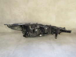 Lampa przód Toyota Corolla Cross LED 20- LH LEWA HASCO 16-183