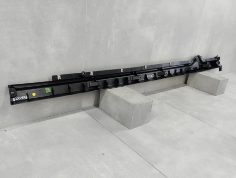Listwa progowa Audi Q8 4MN825212 lift 24- 4MN
