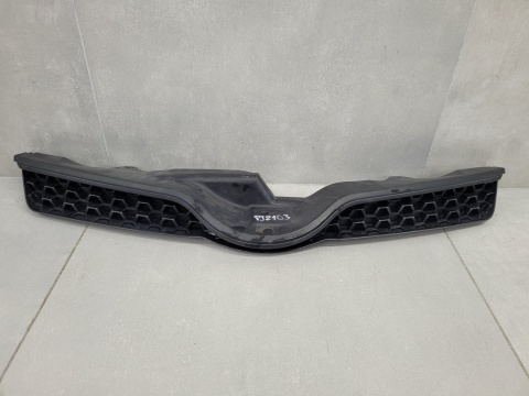 Grill atrapa kratka środkowa Toyota Urban Cruiser 08-14