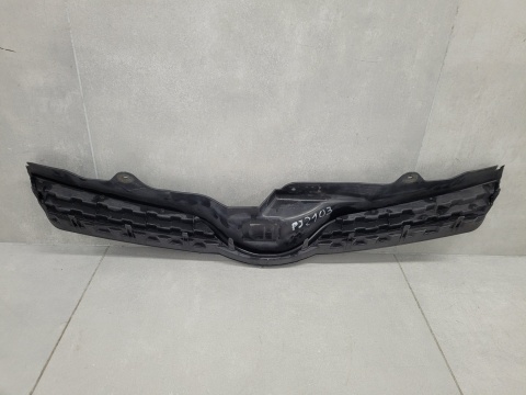 Grill atrapa kratka środkowa Toyota Urban Cruiser 08-14