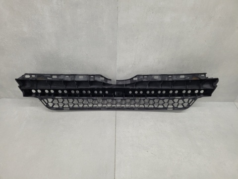 Grill atrapa kratka środkowa Toyota Urban Cruiser 08-14