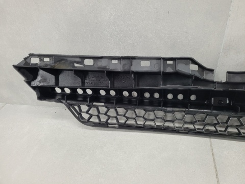 Grill atrapa kratka środkowa Toyota Urban Cruiser 08-14