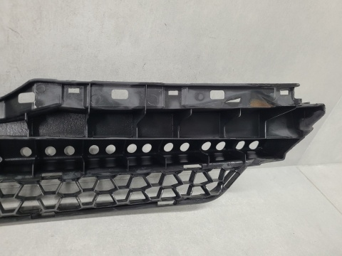 Grill atrapa kratka środkowa Toyota Urban Cruiser 08-14