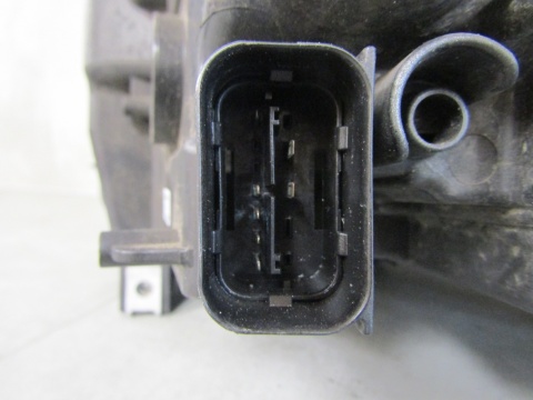 Lampa przód BMW 5 F10 F11 ZWYKŁA SOCZEWKA 10-13 RH PRAWA 7203240