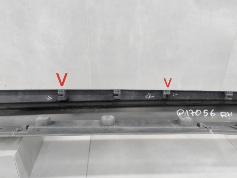 Listwa progowa prawa LEXUS ES VII 18- XZ10 75850-33170