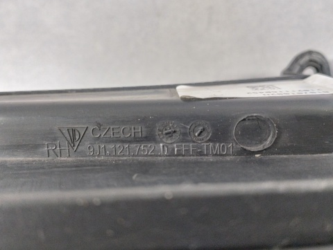 Kierownica roleta żaluzja powietrza prawa Porsche Taycan 9J1 19-