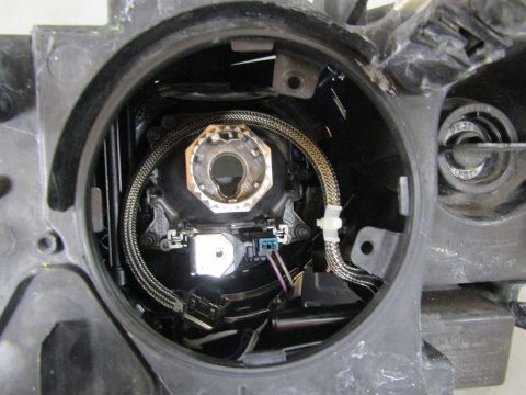 Lampa przód BMW X3 F25 KSENON NIESKRĘTNY 10-14 RH PRAWA