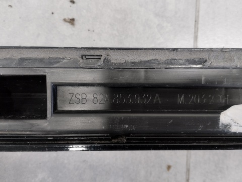 Listwa progowa prawa Audi A1 S line 82A 17- S1
