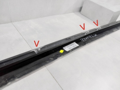 Listwa progowa lewa BMW G80 M3 20- M-3 51778084407