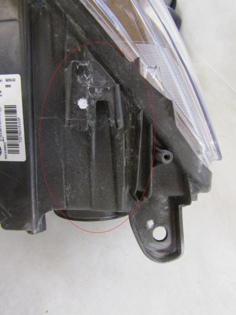 LAMPA PRZÓD TOYOTA PROACE CITY ZWYKŁA RH PRAWA19- 9835780580