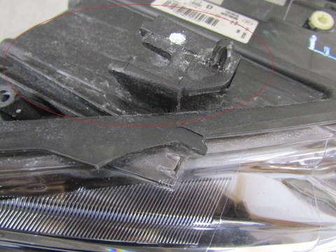 LAMPA PRZÓD TOYOTA PROACE CITY ZWYKŁA RH PRAWA19- 9835780580