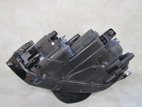 LAMPA PRZÓD VOLKSWAGEN TOURAN III 3 5TB ZWYKŁA 15- RH PRAWA 5TB906A