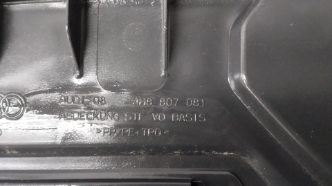 Osłona maskownica pasa przedniego przód górna AUDI Q8 4M8 18-