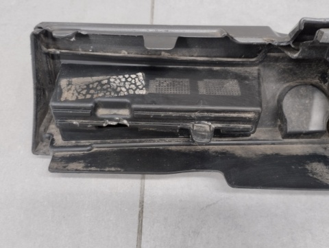 Listwa progowa prawa Audi A8 S8 Sline D5 4N0 LIFT 21-