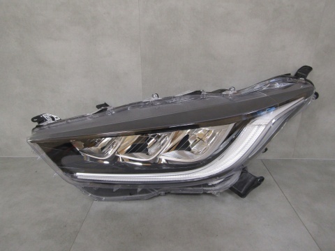 Lampa przód Toyota Yaris 4 IV LED 20- LH LEWA KOITO K0-8