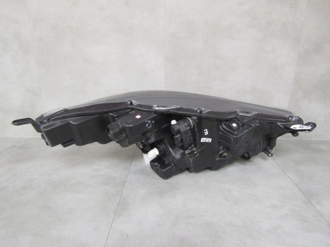 Lampa przód Toyota Yaris 4 IV LED 20- LH LEWA KOITO K0-8