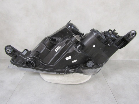 LAMPA PRZÓD SEAT TOLEDO 4 IV ZWYKŁA 12-15 RH PRAWA 90037322044890