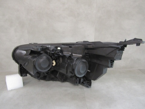 Lampa przód Renault EXPRESS III ZWYKŁA Z LED 21- RH PRAWA 260105660R