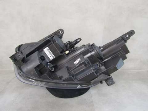 Lampa przód Renault EXPRESS III ZWYKŁA Z LED 21- RH PRAWA 260105660R