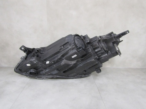 LAMPA PRZÓD FORD KUGA MK3 ZWYKŁA SOCZEWKA RH PRAWA 19-24 LV4B-13W029-AF