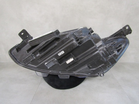 LAMPA PRZÓD FORD FOCUS MK4 LED18- RH PRAWA