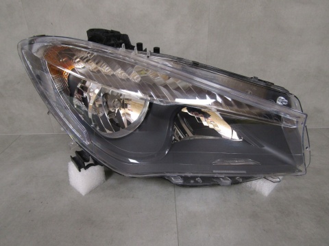 Lampa przód Mercedes CLA W117 LIFT ZWYKŁA 16-19 RH PRAWA A1178200461