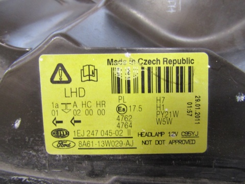 LAMPA PRZÓD CZARNA FORD FIESTA MK7 ZWYKŁA 08-12 RH PRAWA 8A61-13W029-AJ