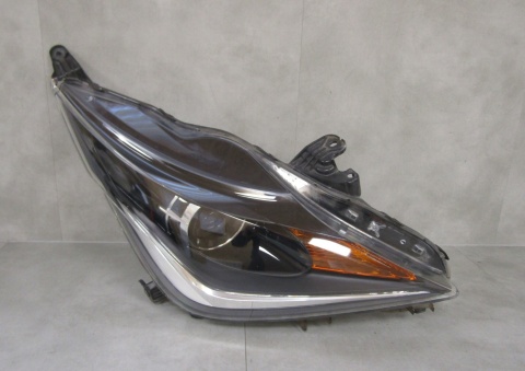 Lampa przód Toyota Aygo 2 II ZWYKŁA SOCZEWKA + LED 14-18 RH KOITO 0H-17