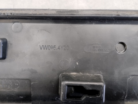 Listwa drzwi drzwiowa prawa przód przedni prawy VW TOUAREG III 3 18-26