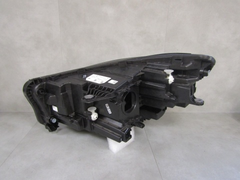LAMPA PRZÓD BMW X1 U11 LED 22- RH PRAWA 5A5BD44-02